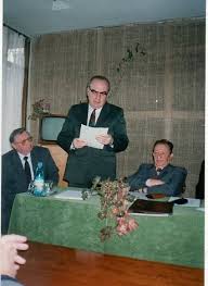 Prof. univ. dr. Mihai Iacobescu, la Cluj-Napoca, la doctoratul lui Ilie Rad, intre proefsorii Paul Cornea si Eugen Beltechi.